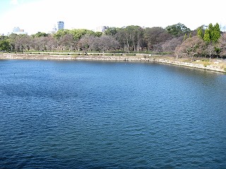 内濠の様子(西)